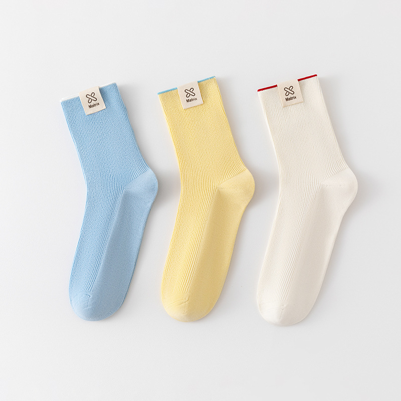 The Unsexy Sock Gets a Makeover: How Seamless Design Is Driving a Quiet Revolution in Women’s Basics