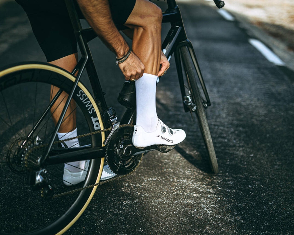 Beyond Summer Speed: How Breathable Autumn Socks Are Reshaping Cool-Weather Riding