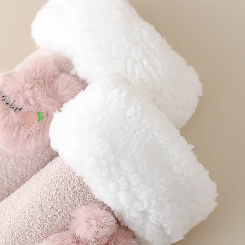 Manufacturer OEM New Design Fuzzy Women Merino Crew Socks for Winter (2).jpg